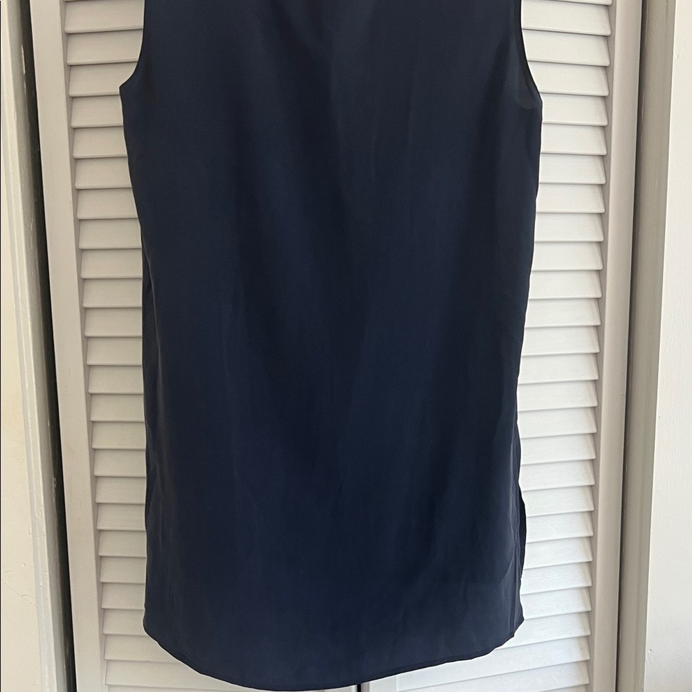 Equipment 100% Silk Sleeveless Navy Top - Picture 5 of 6